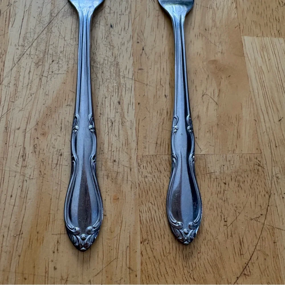 Oneida Homestead Stainless Simeon L‎ & George H Rogers LTD 2 Dinner Forks Replac